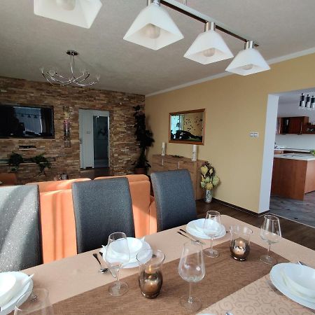 Apartmany V Nasem Olomouc Bagian luar foto