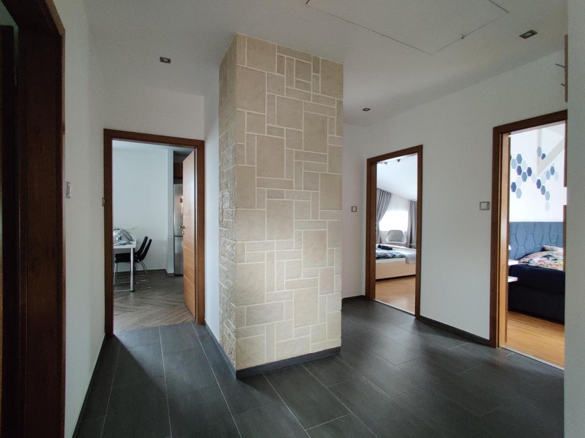 Apartmany V Nasem Olomouc Bagian luar foto