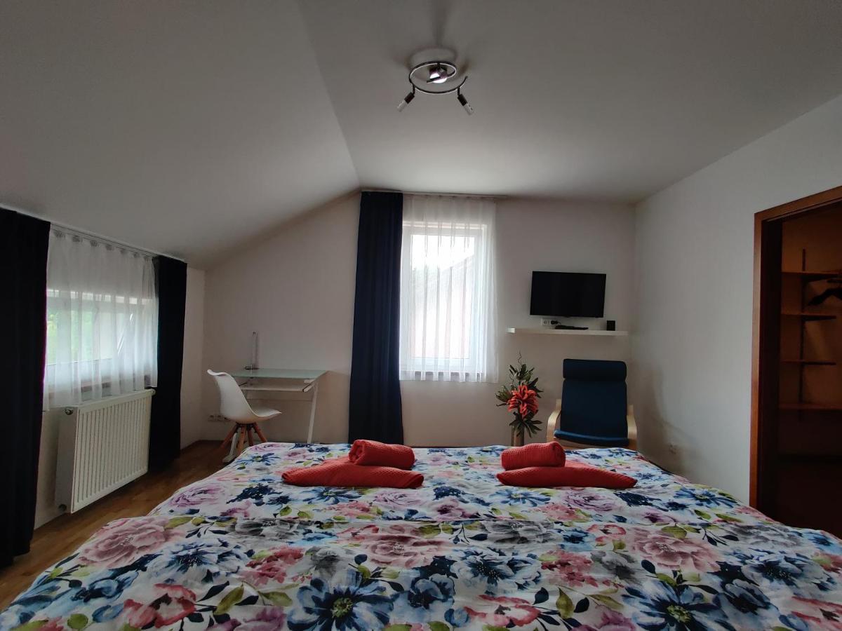 Apartmany V Nasem Olomouc Bagian luar foto